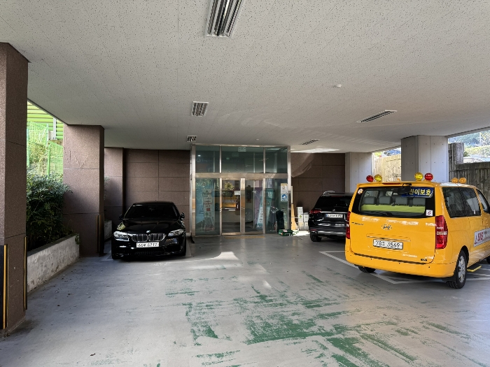 기호 2) 1층 주차장