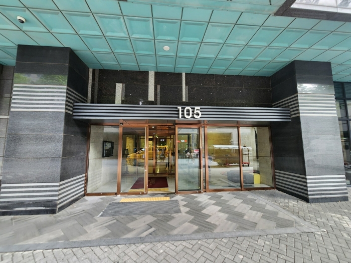 105동 출입구