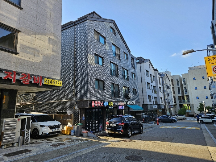 본건 남동측 및 주위환경