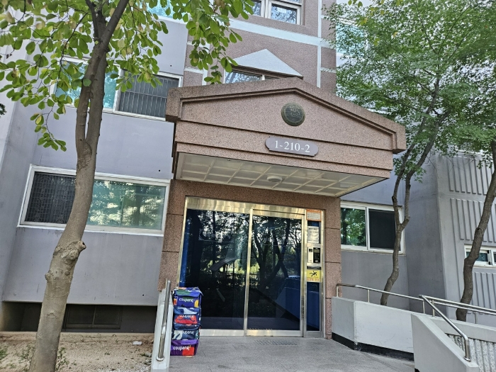 본건 공용출입구