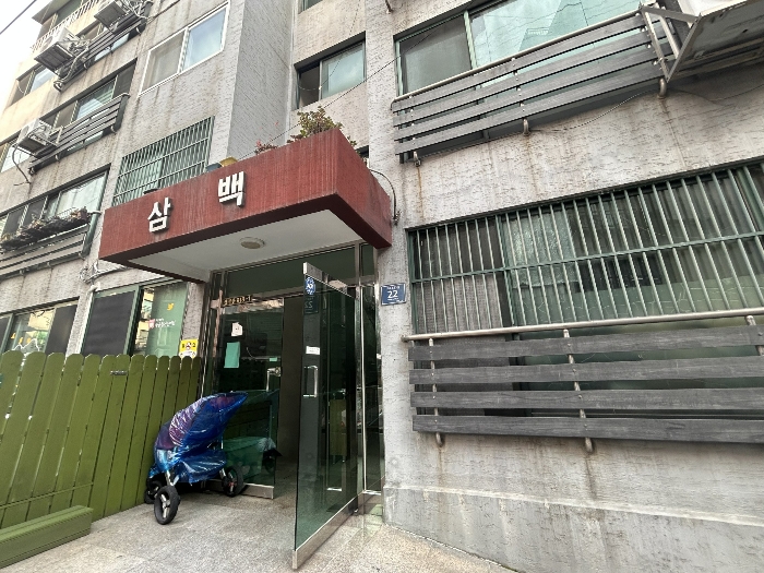 1층 공용 출입구