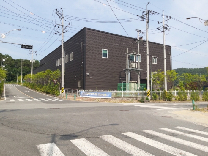본건 전경(주건물 공장)
