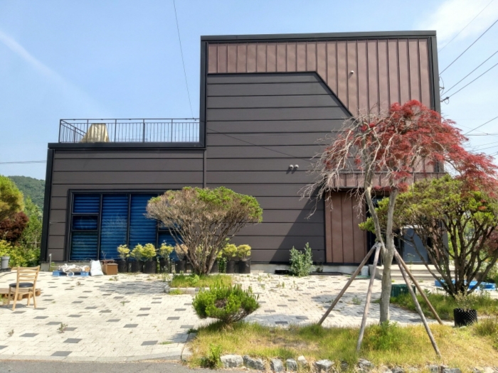 본건 전경(부속건물 공장)