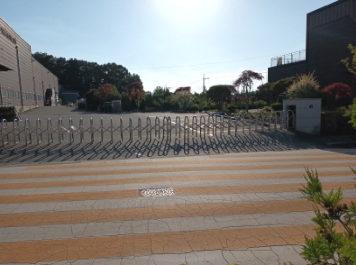 본건 공장 입구 모습