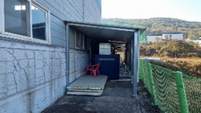 본건 지상 제시외건물(ㄱ)