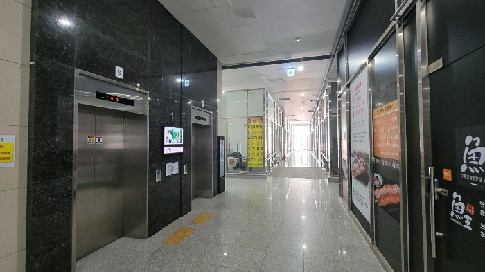 본건 서측 내부 통로