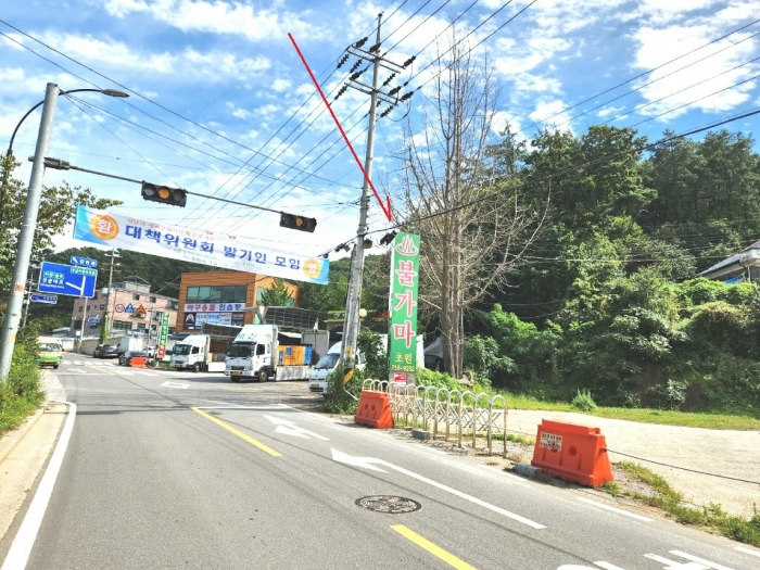 본건 전면 도로 및 주위 촨경