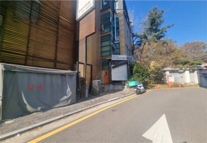 1 층 측 면 전경