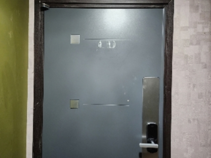 301호 출입문(입구 좌측)