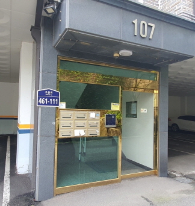 현장사진(107동 B1층현관)