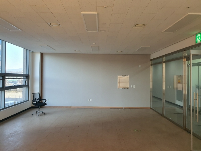 본건 내부 전경