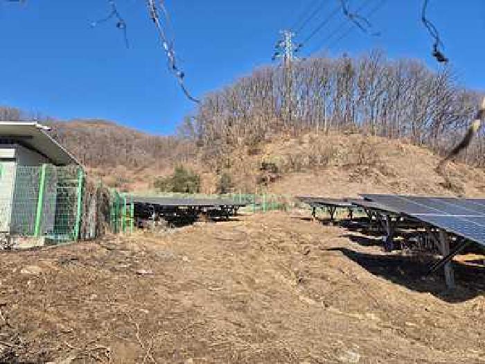 부동산표시목록 9번 : 태양광설비 통제관리실 및 우측 패널