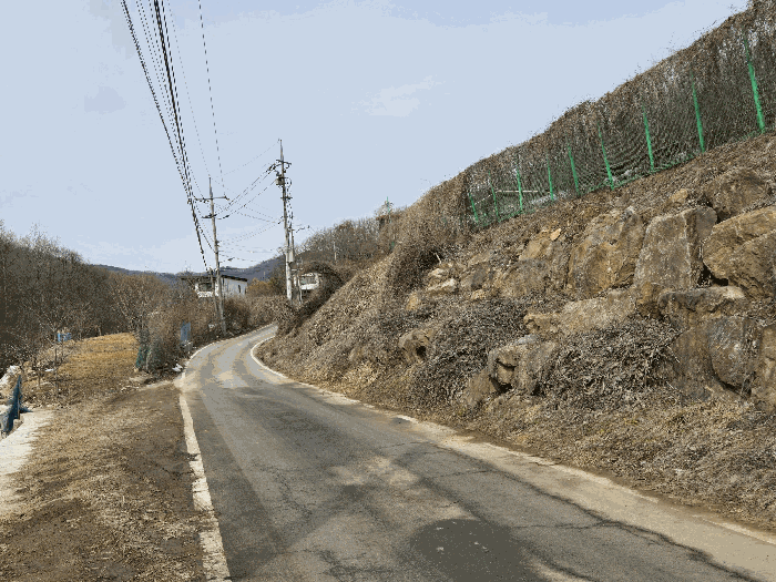 기호4 ( 현황 : 도로 ) -- 남동측에서 촬영