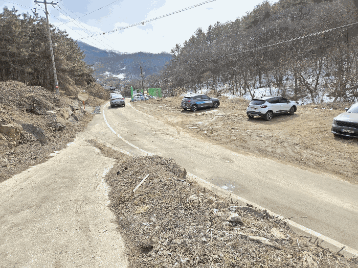 기호7 도로 -- 북서측에서 내려다 보고 촬영