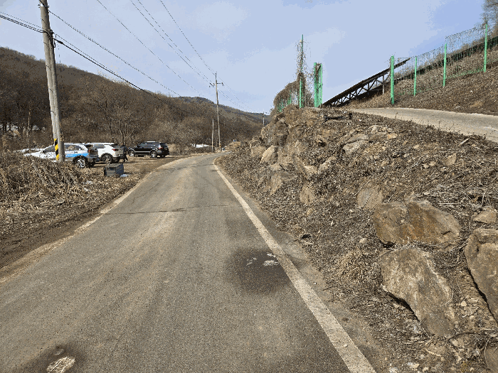 기호2 ( 현황 : 도로 ) -- 남동측에서 촬영