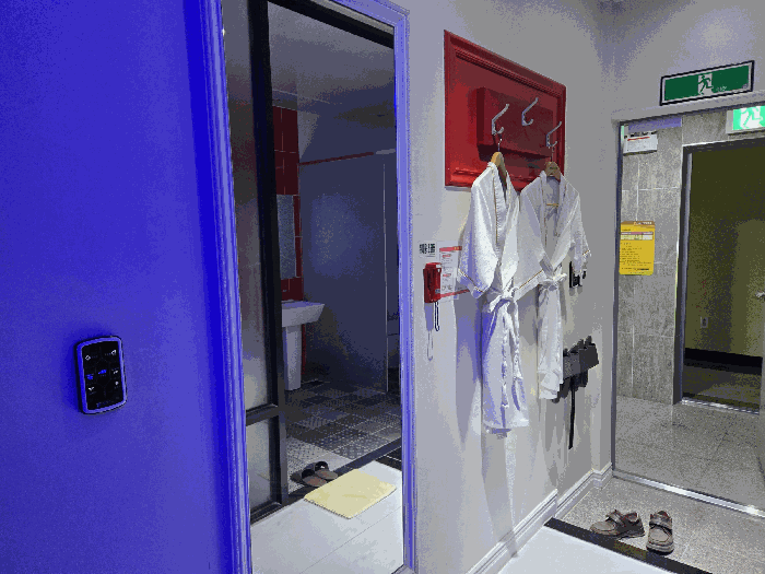 객실 내부 예시 -1)