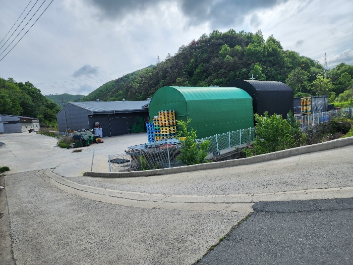 북동측 진입로에서 본 전경