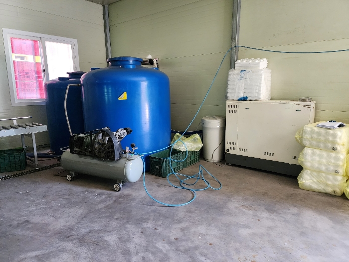 기계기구② 기계와 연결된 콤프레샤 및 물탱크