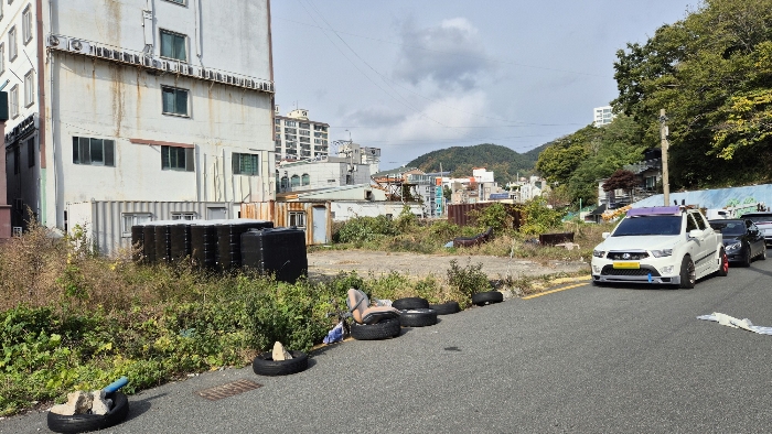 [ 이동 가능 컨테이너 등: 기호 ③ 지상 ]