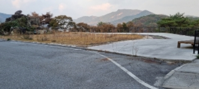 순창 인계 갑동 986-14 경매물건1번(현,대) 중 동측부분 주차장 및 마당 사진