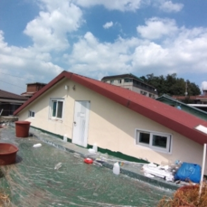 옥상 모습(창고)