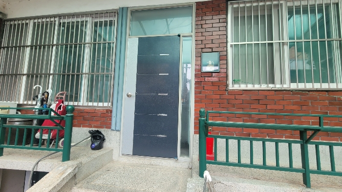 본건 현관(1층)