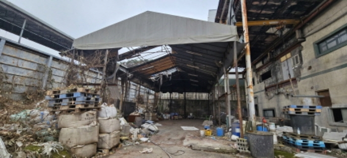 목록1 토지 지상 소재 제시외 천막지붕 철근파이프조 건물