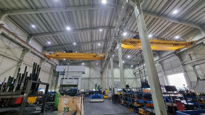 기계기구 2)크레인 2대