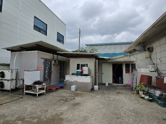 제시외건물(ㄱ,ㄴ,ㄷ) 전경 (남측 인근)