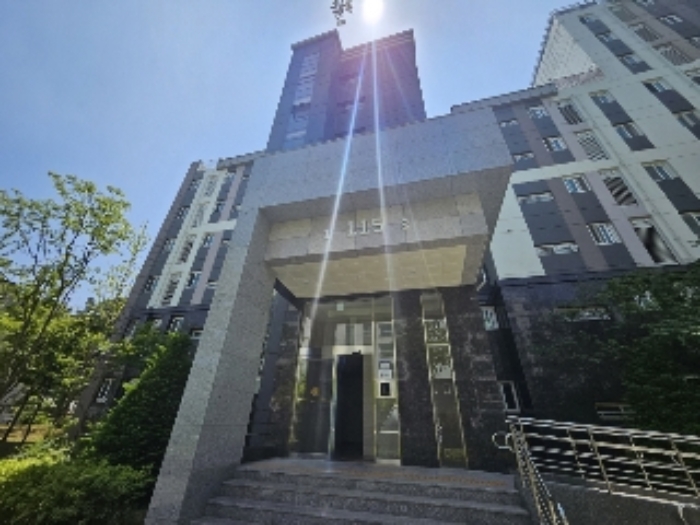 1동의 건물 전면