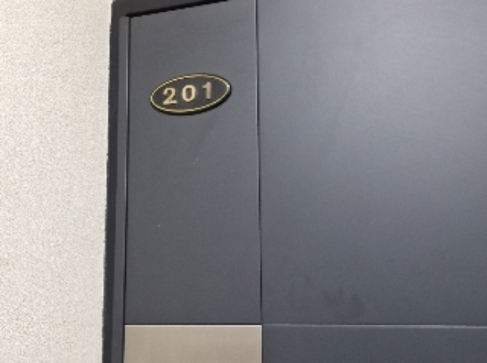 201호 출입문 (공실)