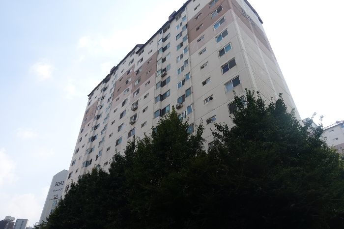 건물 외관 - 남동측에서 촬영