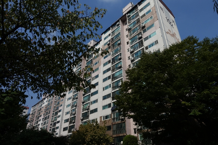 건물 외관 - 북서측에서 촬영