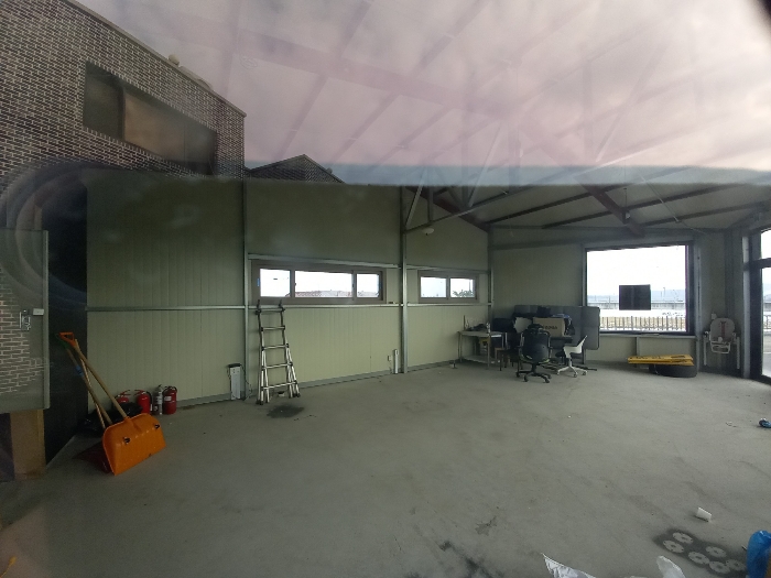 본건 기호 #4 건물 내부