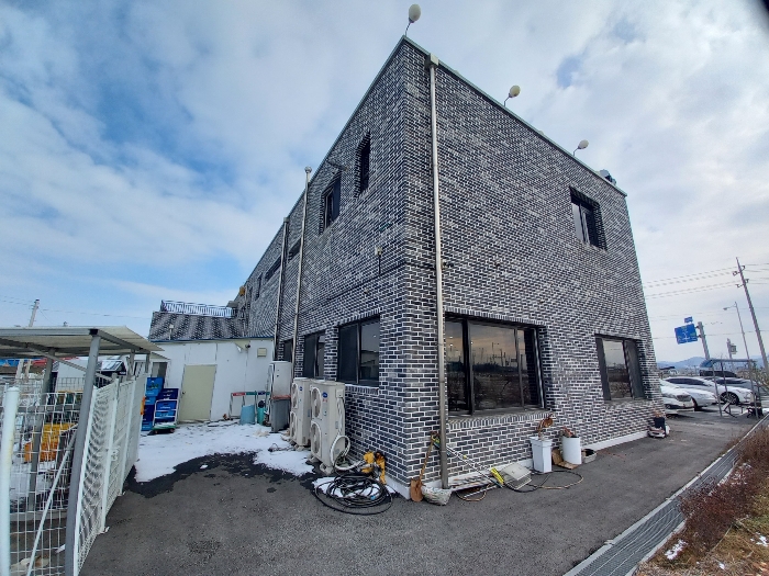 본건 기호 #3 건물 측면