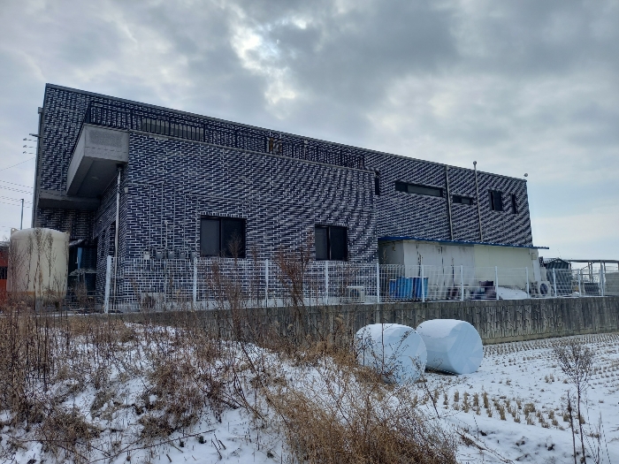 본건 기호 #3 건물 후면