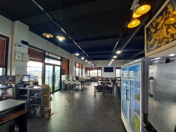 본건 기호 #3 건물 1층 일반음식점 내부