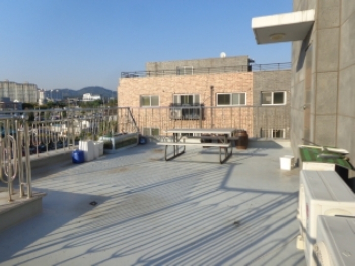 [목록 2] 지상 5층에 있는 옥상의 모습