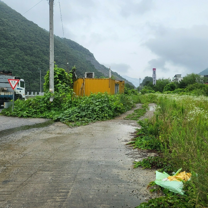 본건 제시외 컨테이너 전경