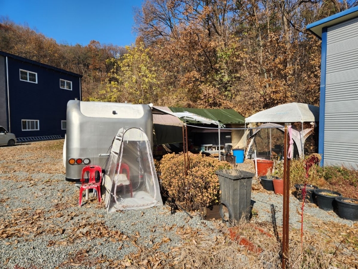 구축물 및 텐트