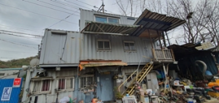 기호 1 토지위 제시외 (ㄱ)컨테이너 3동(사무실 및 휴게실)