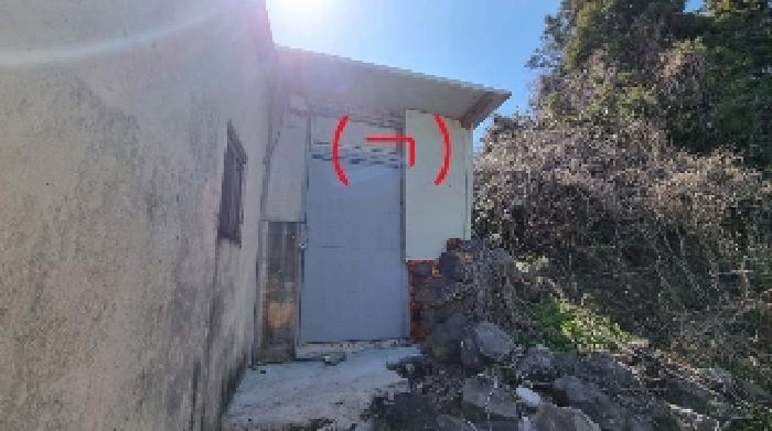 소재지1(서홍동 1735-1) 지상에 소재한 제시외 건물(ㄱ)