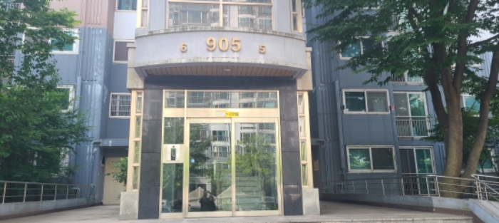 공동현관 출입구 전경