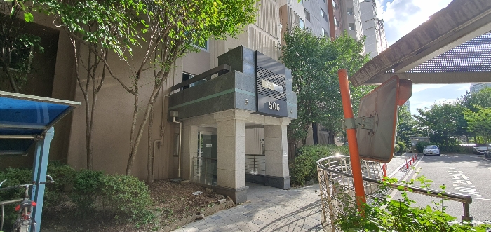 본건건물입구전경