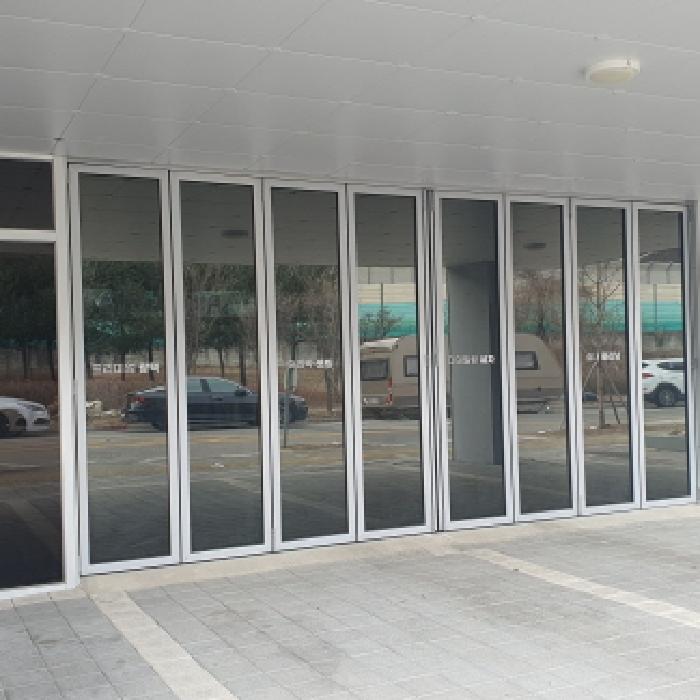 1층 상가의 전면 전경 