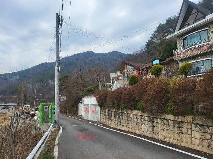 본 건 및 주위 전경(남동측에서 촬영)