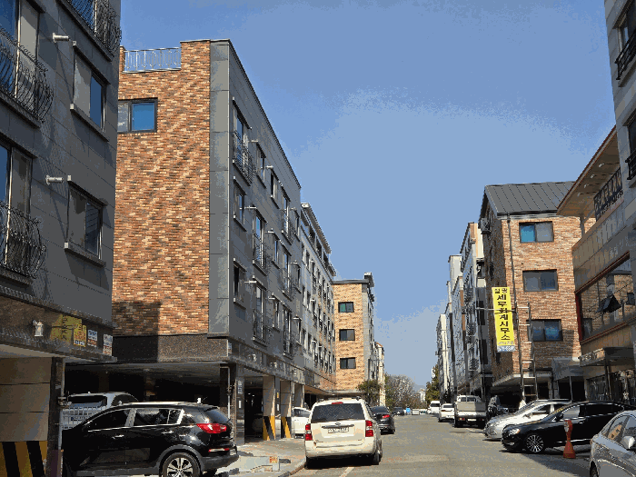 주위환경 2) 접면도로 남서측 근경(近景)