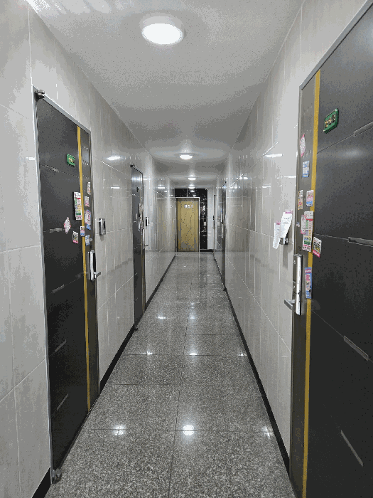 기호2건물 2층 복도