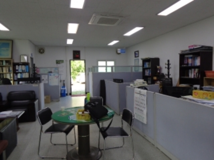 [목록 3] 북쪽에 위치한 `법무사 김명환 사무소` 내부의 모습