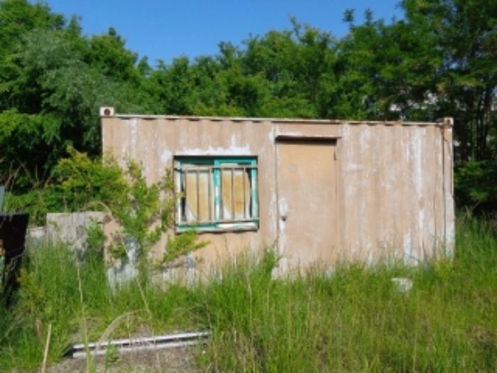 [목록 1] 동쪽 지상에 있는 제시외 컨테이너의 모습